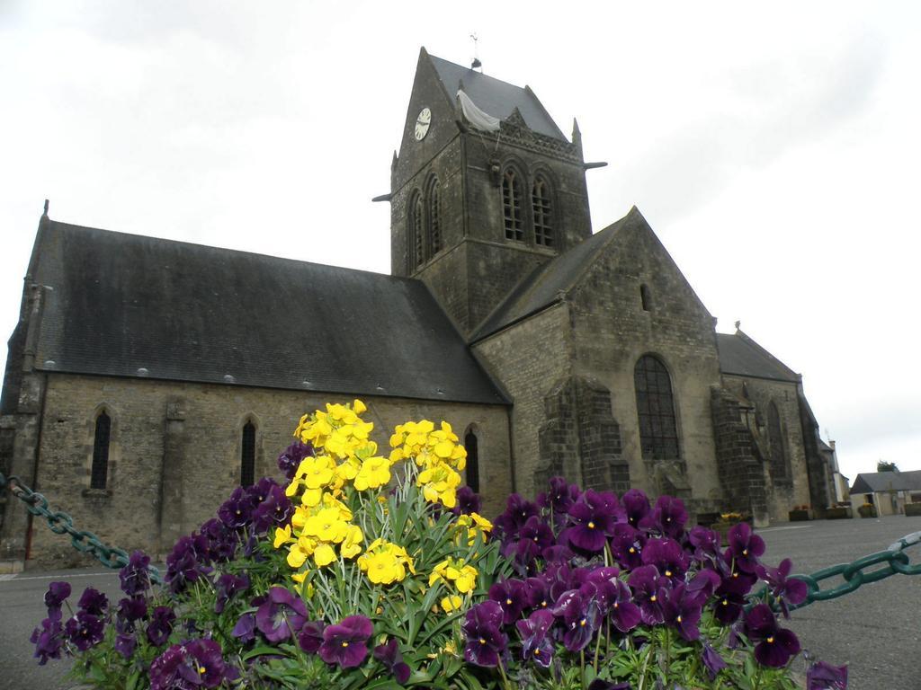 Chambres D'Hotes De L'Eglise Сент-Мер-Эглиз Экстерьер фото